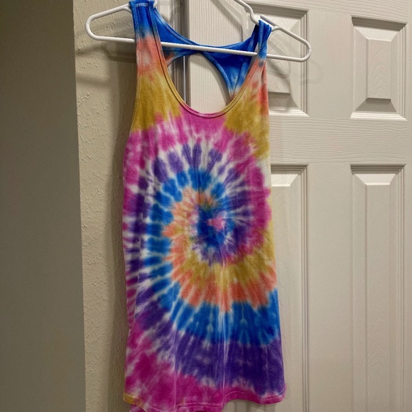 ZYIA Tops - Zyia Hendrix Twist Tank - Medium